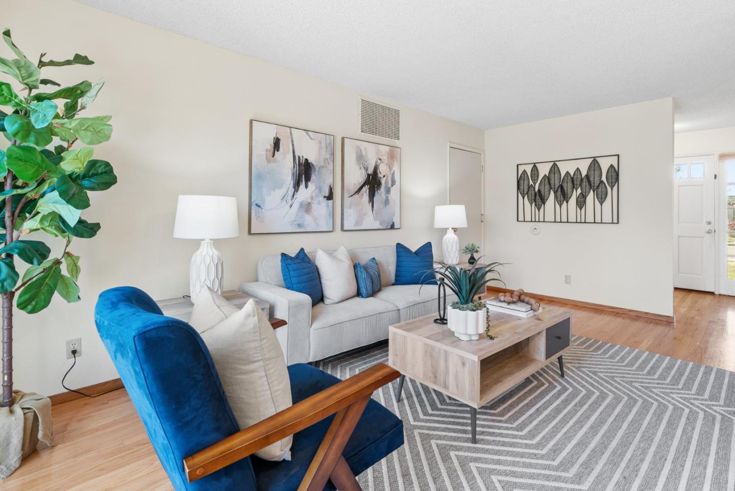 Detail Gallery Image 8 of 42 For 128 Mcmillan Dr, Santa Cruz,  CA 95060 - 4 Beds | 2/1 Baths