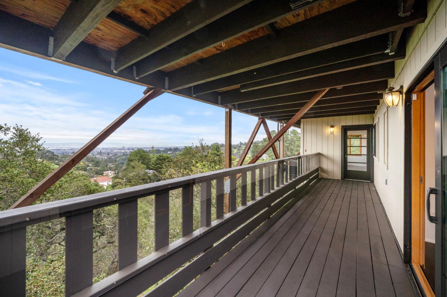 Detail Gallery Image 13 of 25 For 15 Anson Rd #B,  Hillsborough,  CA 94010 - 2 Beds | 2 Baths