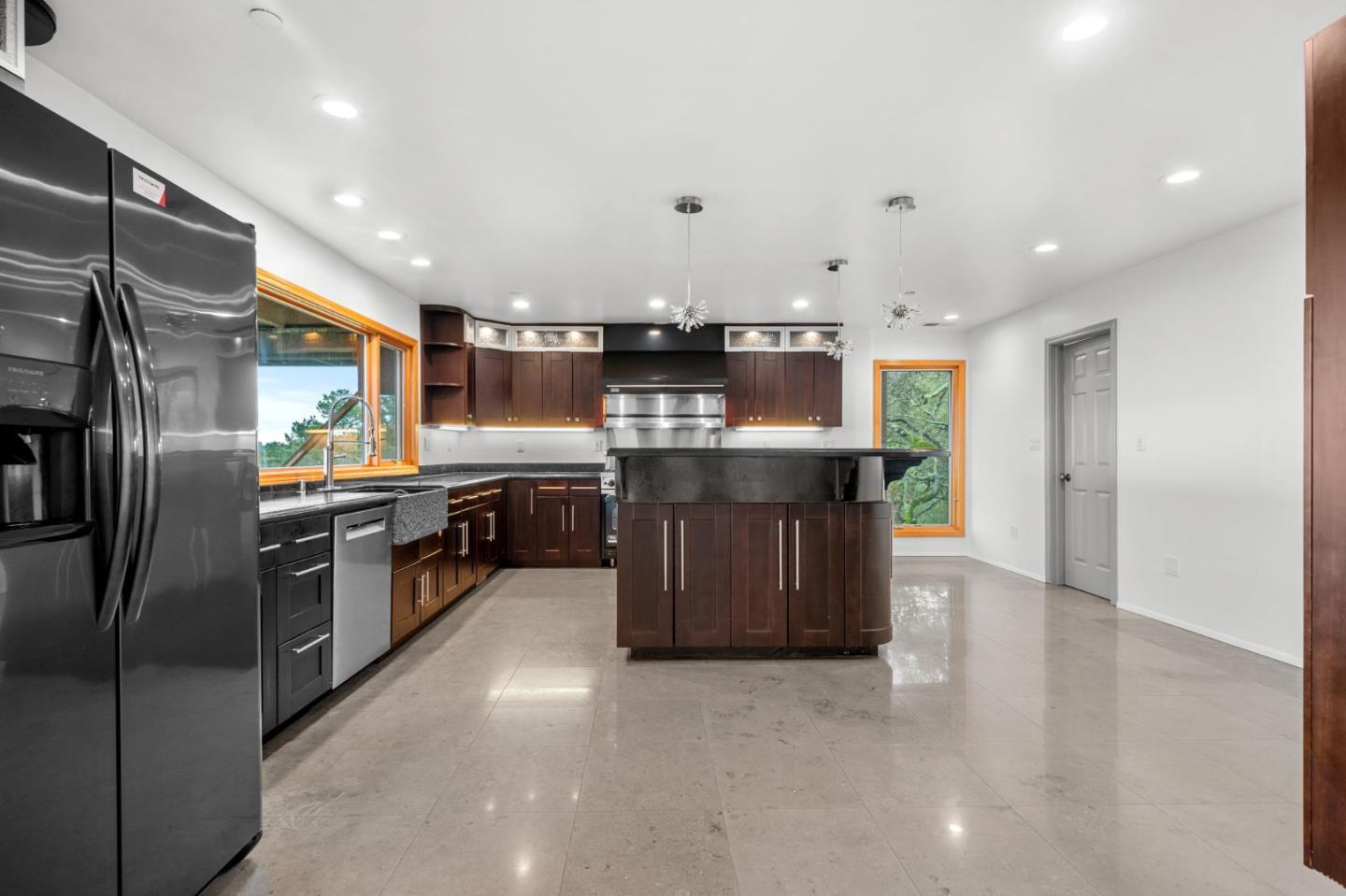 Detail Gallery Image 5 of 25 For 15 Anson Rd #B,  Hillsborough,  CA 94010 - 2 Beds | 2 Baths