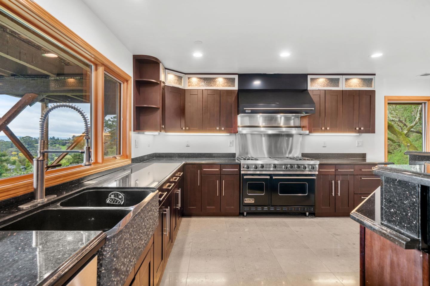 Detail Gallery Image 6 of 25 For 15 Anson Rd #B,  Hillsborough,  CA 94010 - 2 Beds | 2 Baths