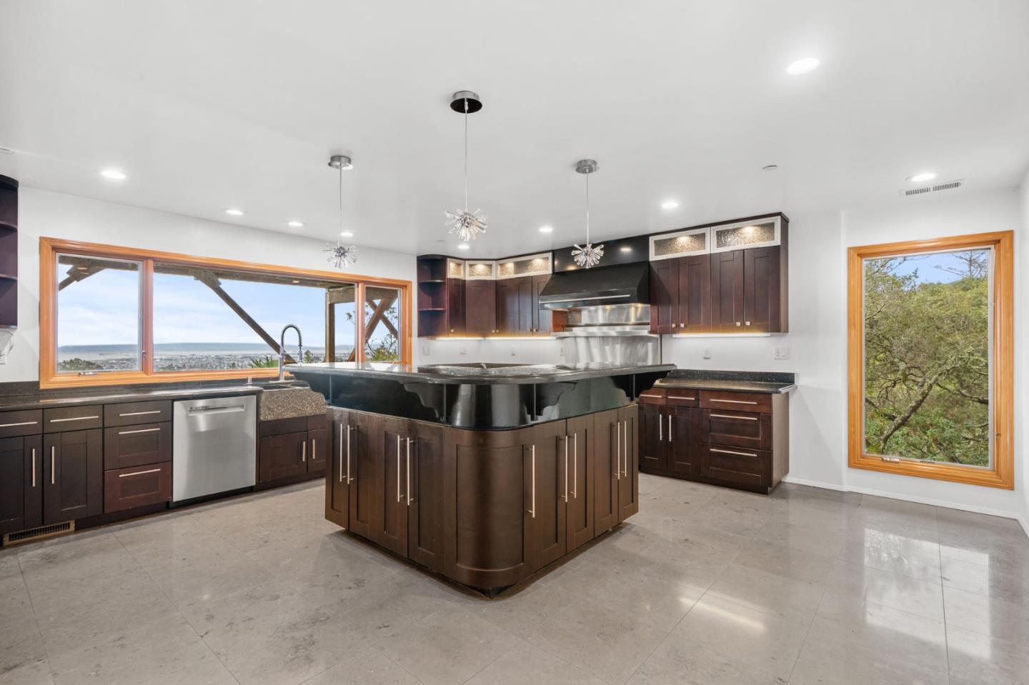 Detail Gallery Image 7 of 25 For 15 Anson Rd #B,  Hillsborough,  CA 94010 - 2 Beds | 2 Baths