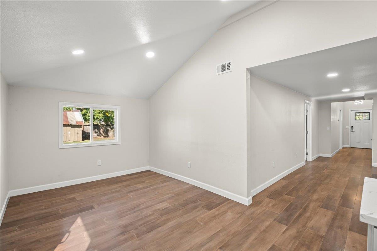 Detail Gallery Image 10 of 64 For 980 E Middle Ave, San Martin,  CA 95046 - 3 Beds | 2 Baths