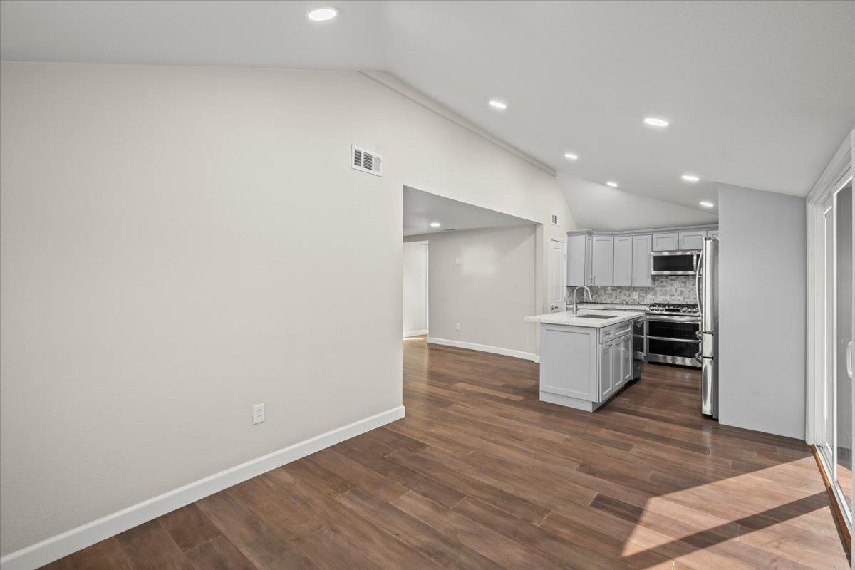 Detail Gallery Image 11 of 64 For 980 E Middle Ave, San Martin,  CA 95046 - 3 Beds | 2 Baths