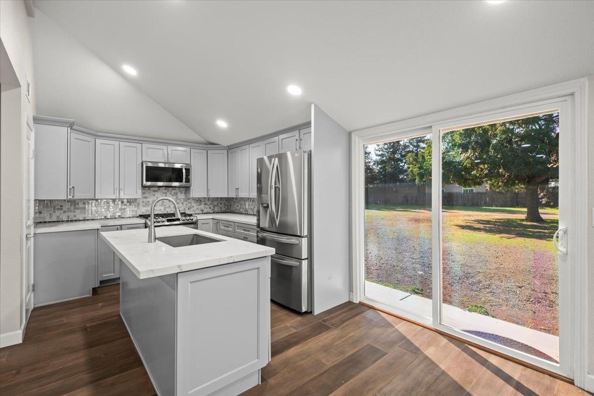 Detail Gallery Image 12 of 64 For 980 E Middle Ave, San Martin,  CA 95046 - 3 Beds | 2 Baths