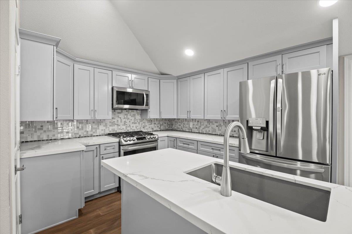 Detail Gallery Image 13 of 64 For 980 E Middle Ave, San Martin,  CA 95046 - 3 Beds | 2 Baths