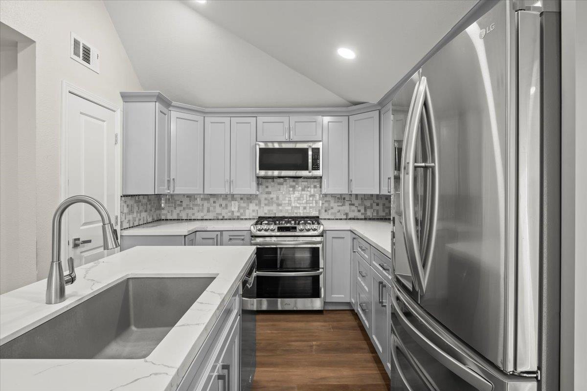 Detail Gallery Image 14 of 64 For 980 E Middle Ave, San Martin,  CA 95046 - 3 Beds | 2 Baths