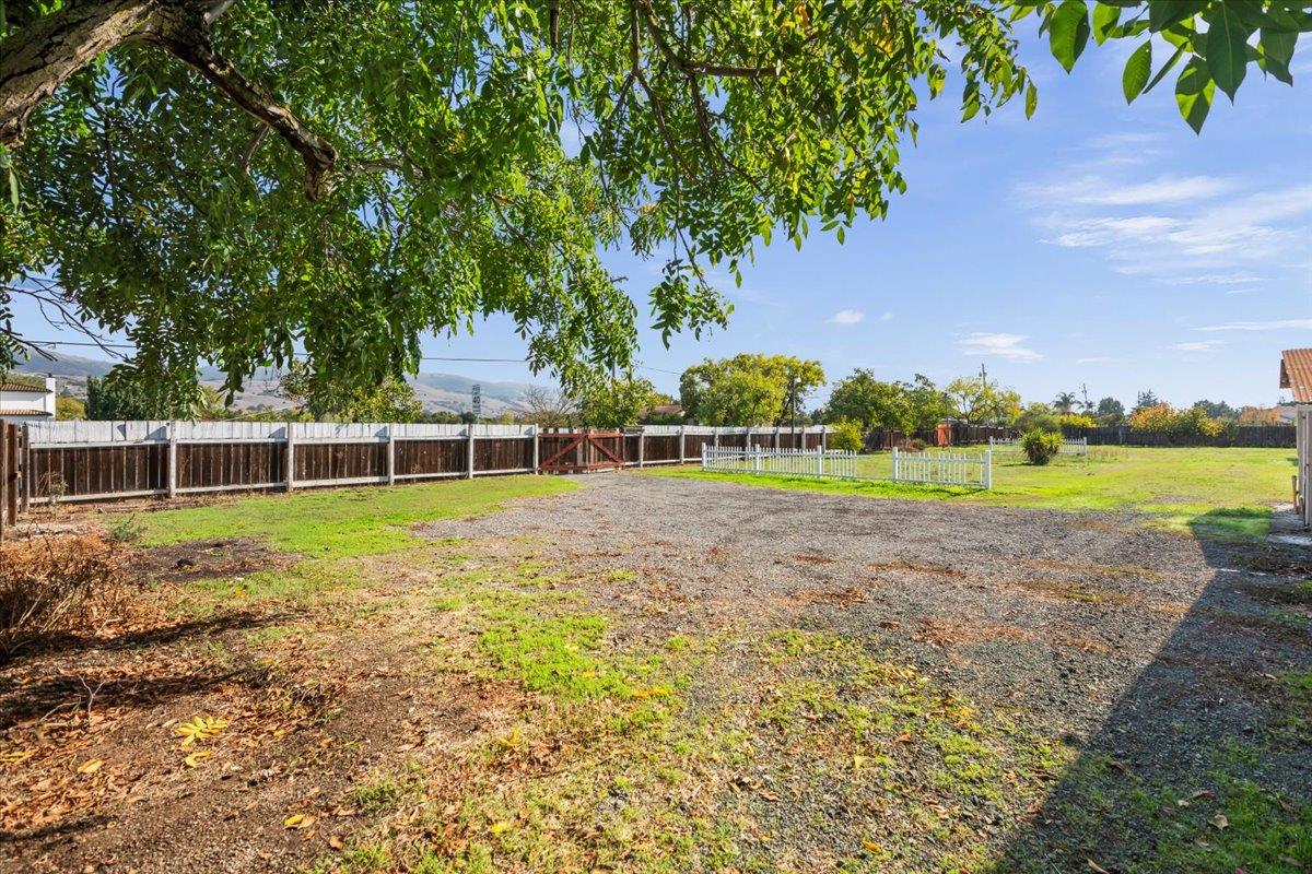 Detail Gallery Image 35 of 64 For 980 E Middle Ave, San Martin,  CA 95046 - 3 Beds | 2 Baths