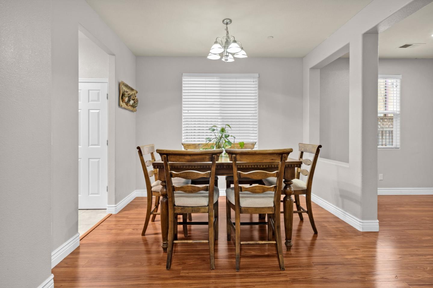 Detail Gallery Image 10 of 46 For 359 Barolo Cir, Greenfield,  CA 93927 - 4 Beds | 2/1 Baths