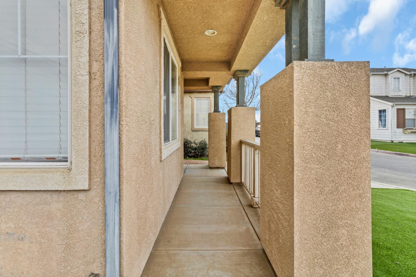 Detail Gallery Image 4 of 46 For 359 Barolo Cir, Greenfield,  CA 93927 - 4 Beds | 2/1 Baths