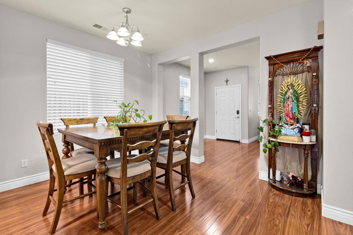 Detail Gallery Image 9 of 46 For 359 Barolo Cir, Greenfield,  CA 93927 - 4 Beds | 2/1 Baths