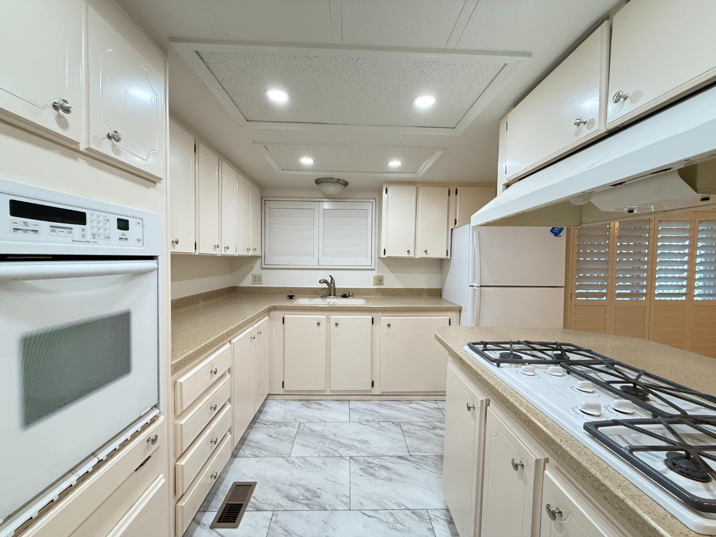 Detail Gallery Image 12 of 33 For 224 Queens Way #224,  Pittsburg,  CA 94565 - 2 Beds | 2 Baths