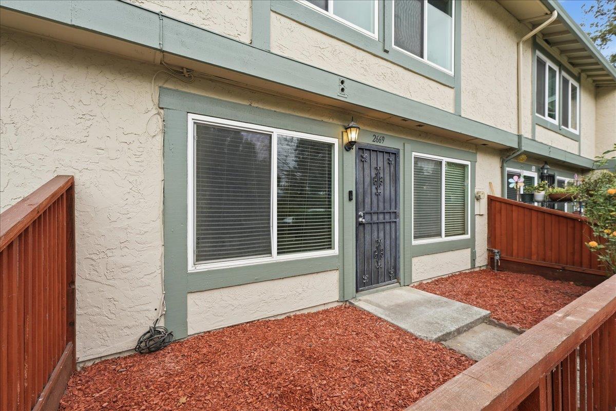 Detail Gallery Image 14 of 15 For 2669 Lone Bluff Way, San Jose,  CA 95111 - 2 Beds | 1/1 Baths