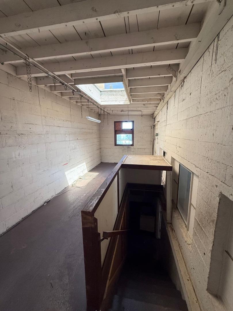 Detail Gallery Image 7 of 9 For 1156 San Carlos Ave, San Carlos,  CA 94070 - – Beds | – Baths