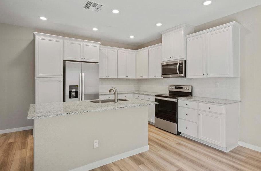 Detail Gallery Image 3 of 12 For 2949 Pulp Mill Lane Ln, Lincoln,  CA 95648 - 3 Beds | 2/1 Baths