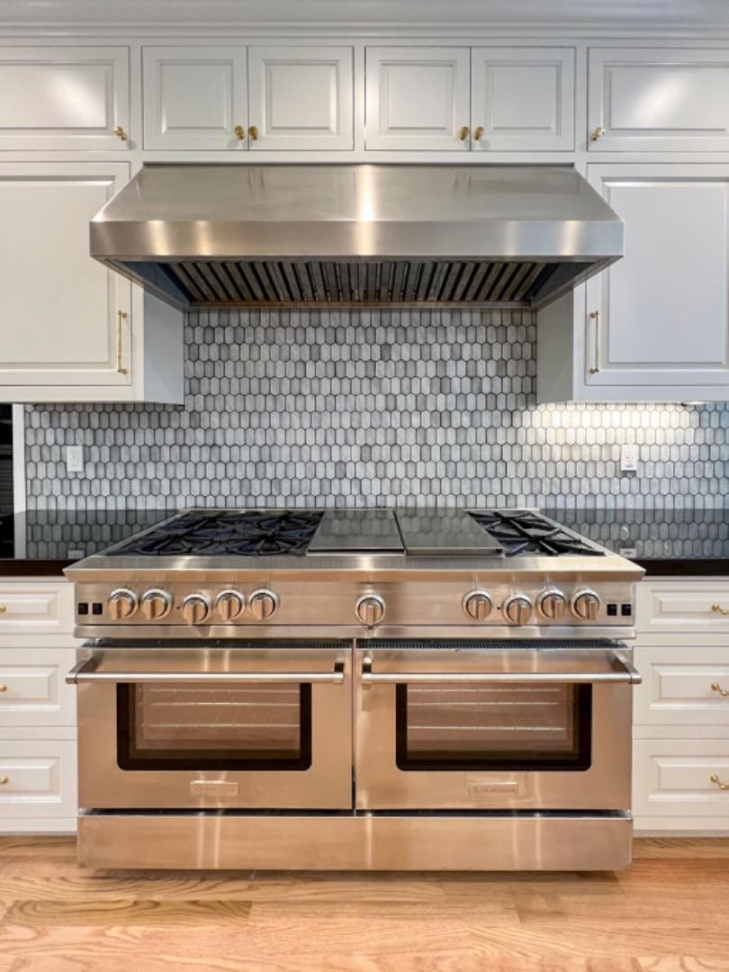 Detail Gallery Image 17 of 69 For 85 Fagan Dr, Hillsborough,  CA 94010 - 9 Beds | 8/1 Baths