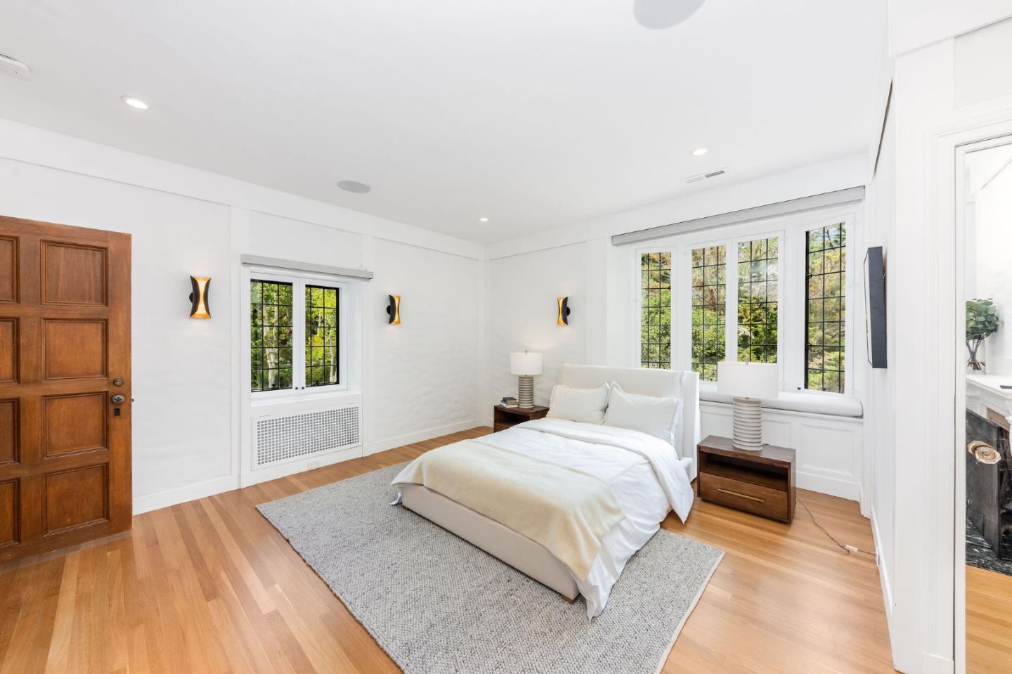 Detail Gallery Image 40 of 69 For 85 Fagan Dr, Hillsborough,  CA 94010 - 9 Beds | 8/1 Baths