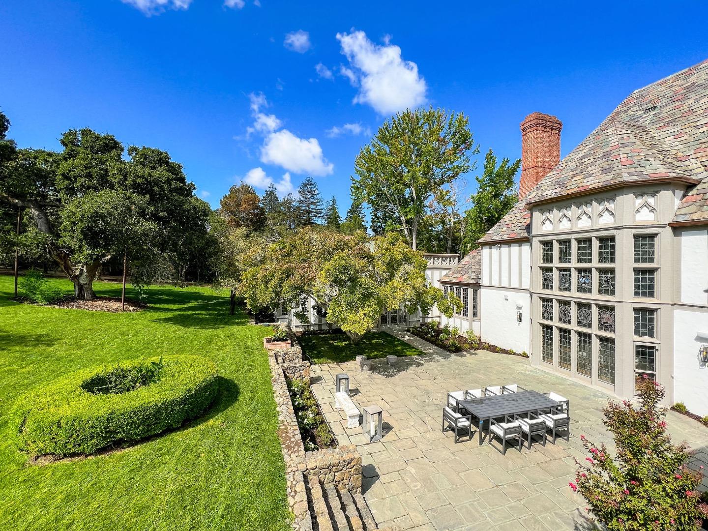 Detail Gallery Image 52 of 69 For 85 Fagan Dr, Hillsborough,  CA 94010 - 9 Beds | 8/1 Baths