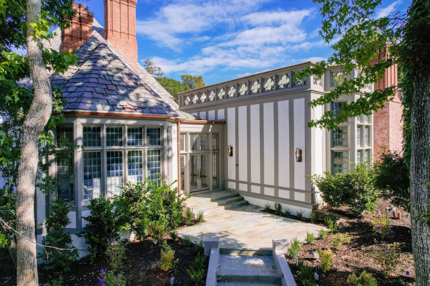 Detail Gallery Image 60 of 69 For 85 Fagan Dr, Hillsborough,  CA 94010 - 9 Beds | 8/1 Baths