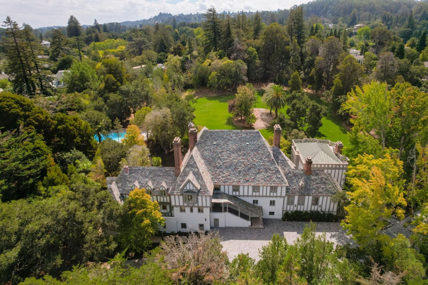 Detail Gallery Image 67 of 69 For 85 Fagan Dr, Hillsborough,  CA 94010 - 9 Beds | 8/1 Baths