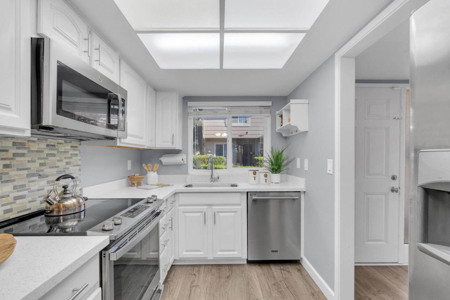 Detail Gallery Image 10 of 27 For 1006 Bellhurst Ave, San Jose,  CA 95122 - 3 Beds | 1/1 Baths