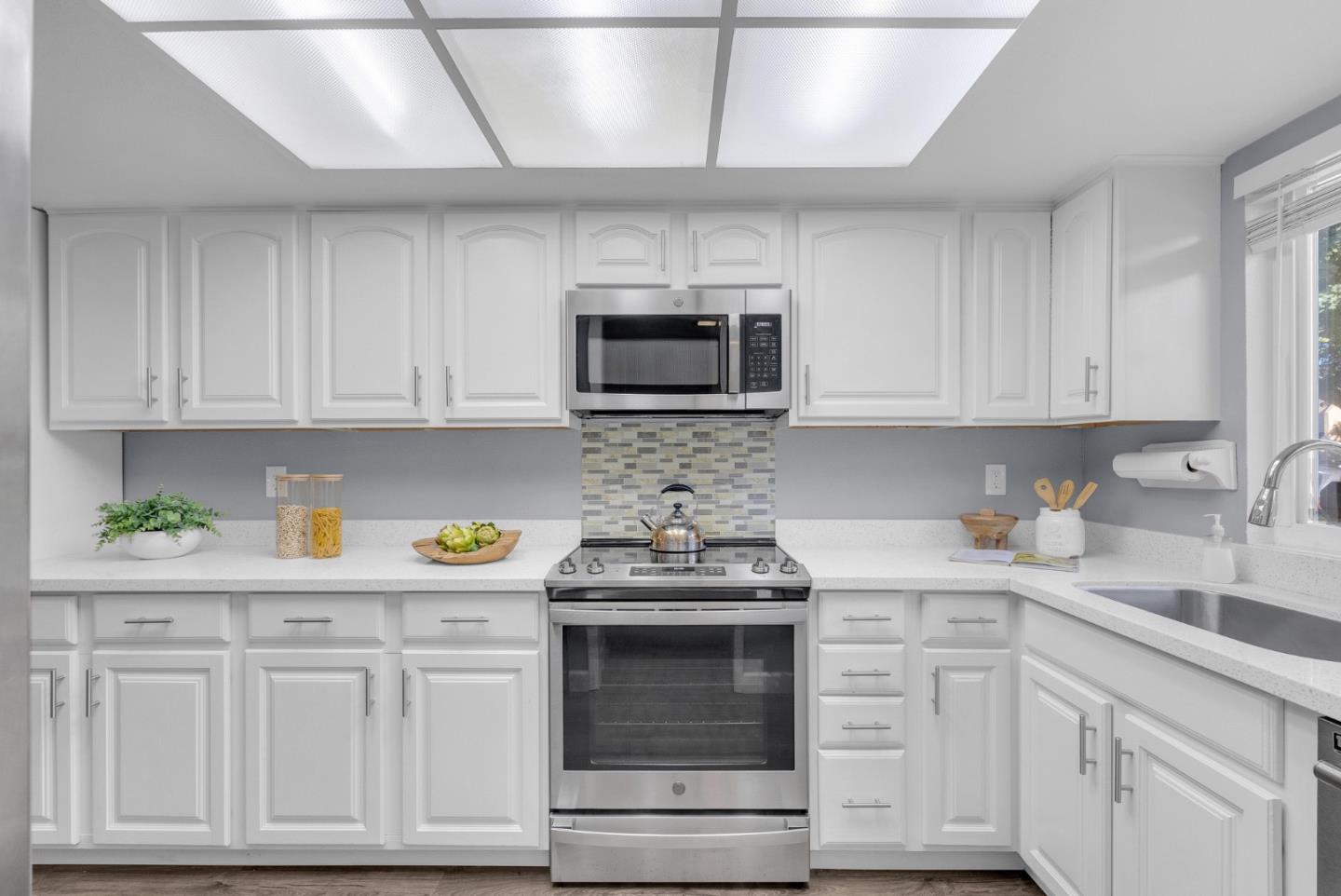 Detail Gallery Image 9 of 27 For 1006 Bellhurst Ave, San Jose,  CA 95122 - 3 Beds | 1/1 Baths