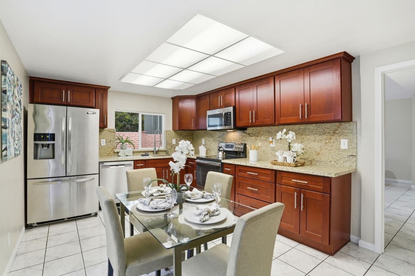 Detail Gallery Image 11 of 41 For 1931 Perrone Cir, San Jose,  CA 95116 - 3 Beds | 2 Baths