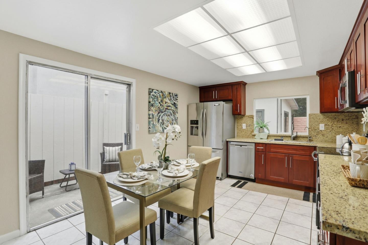 Detail Gallery Image 12 of 41 For 1931 Perrone Cir, San Jose,  CA 95116 - 3 Beds | 2 Baths