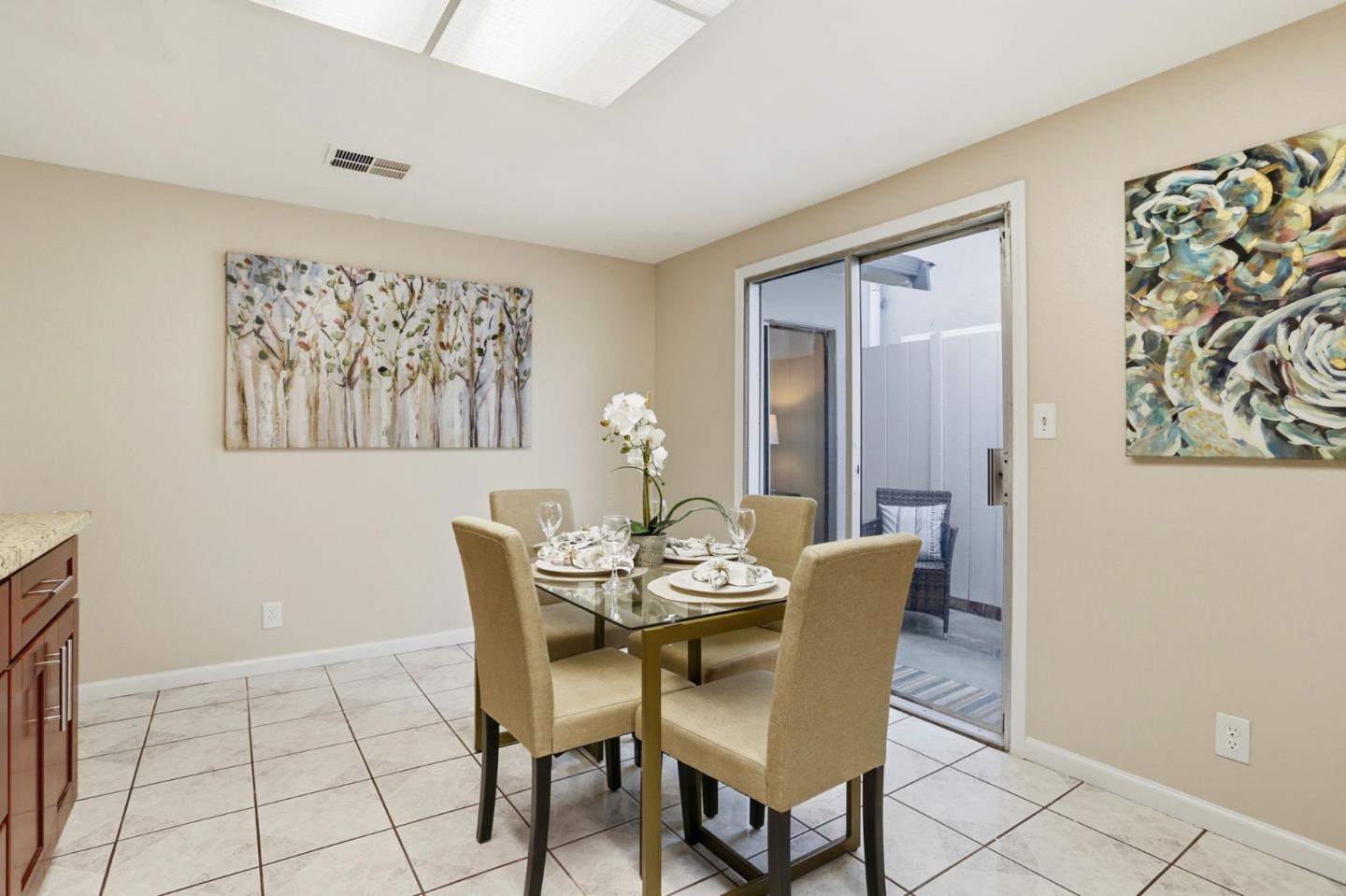 Detail Gallery Image 13 of 41 For 1931 Perrone Cir, San Jose,  CA 95116 - 3 Beds | 2 Baths