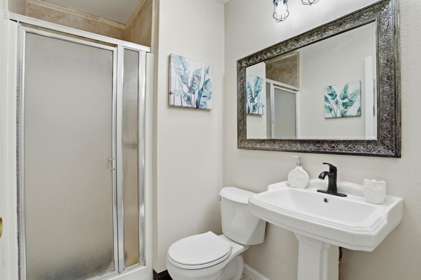 Detail Gallery Image 20 of 41 For 1931 Perrone Cir, San Jose,  CA 95116 - 3 Beds | 2 Baths