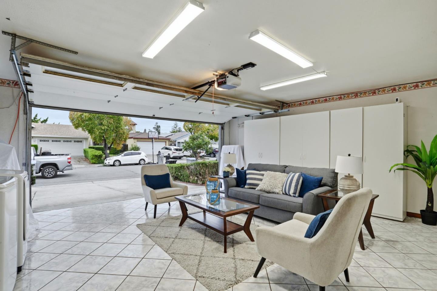 Detail Gallery Image 26 of 41 For 1931 Perrone Cir, San Jose,  CA 95116 - 3 Beds | 2 Baths