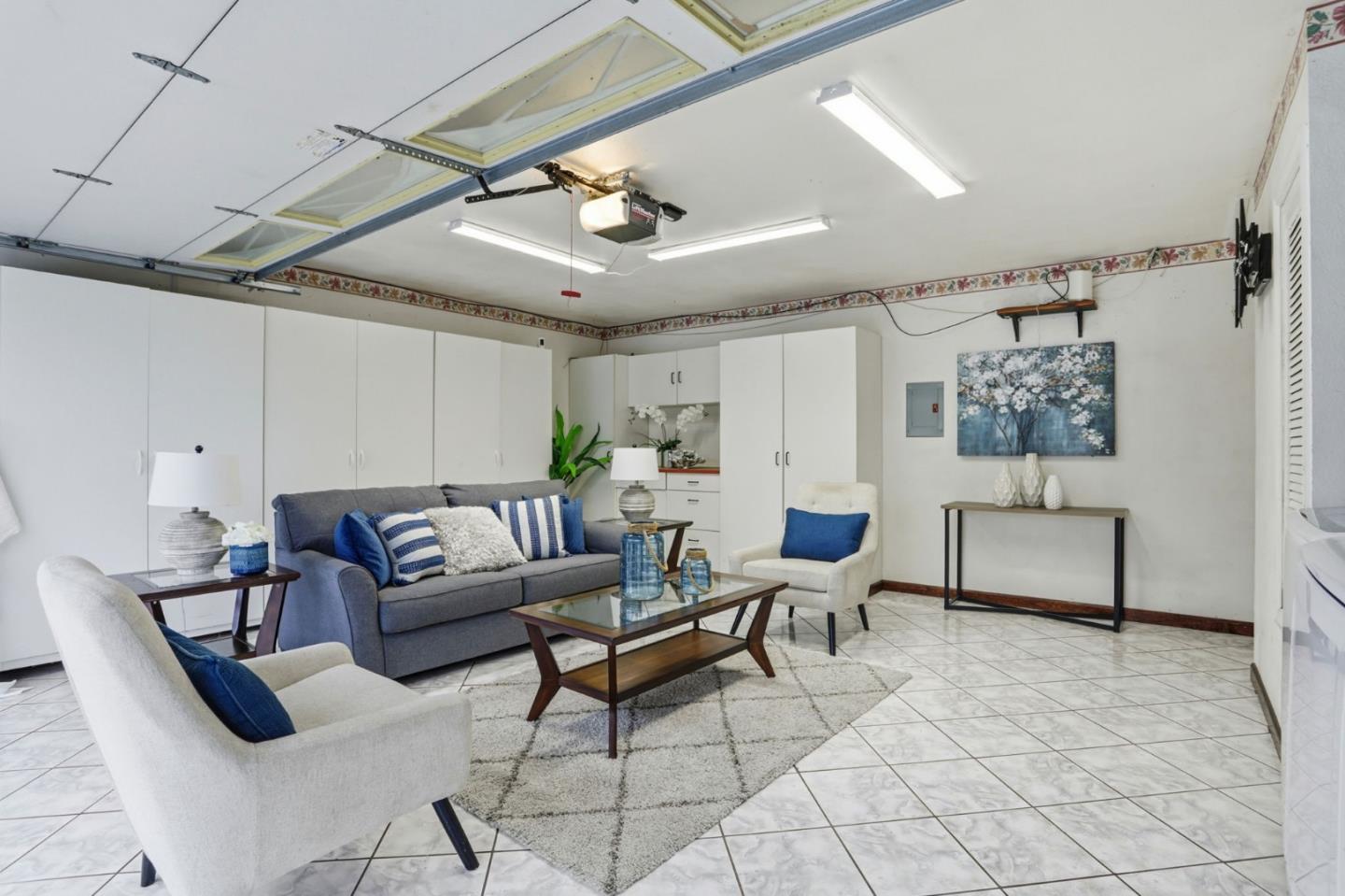 Detail Gallery Image 27 of 41 For 1931 Perrone Cir, San Jose,  CA 95116 - 3 Beds | 2 Baths