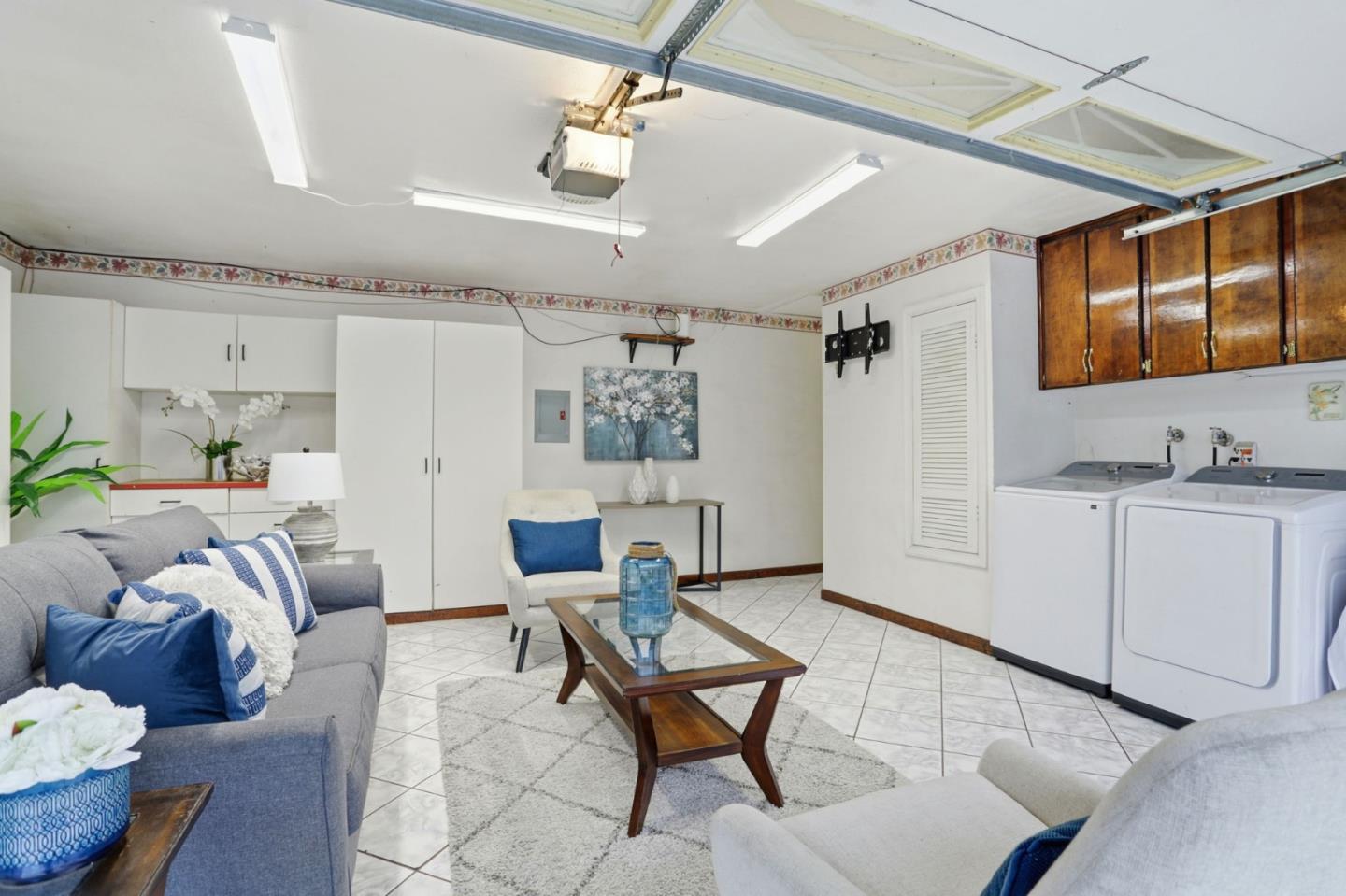 Detail Gallery Image 28 of 41 For 1931 Perrone Cir, San Jose,  CA 95116 - 3 Beds | 2 Baths