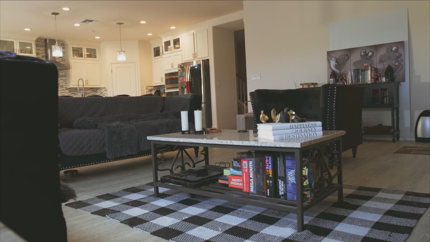 Detail Gallery Image 8 of 22 For 3082 Palomino Way, Hollister,  CA 95023 - 4 Beds | 2/1 Baths