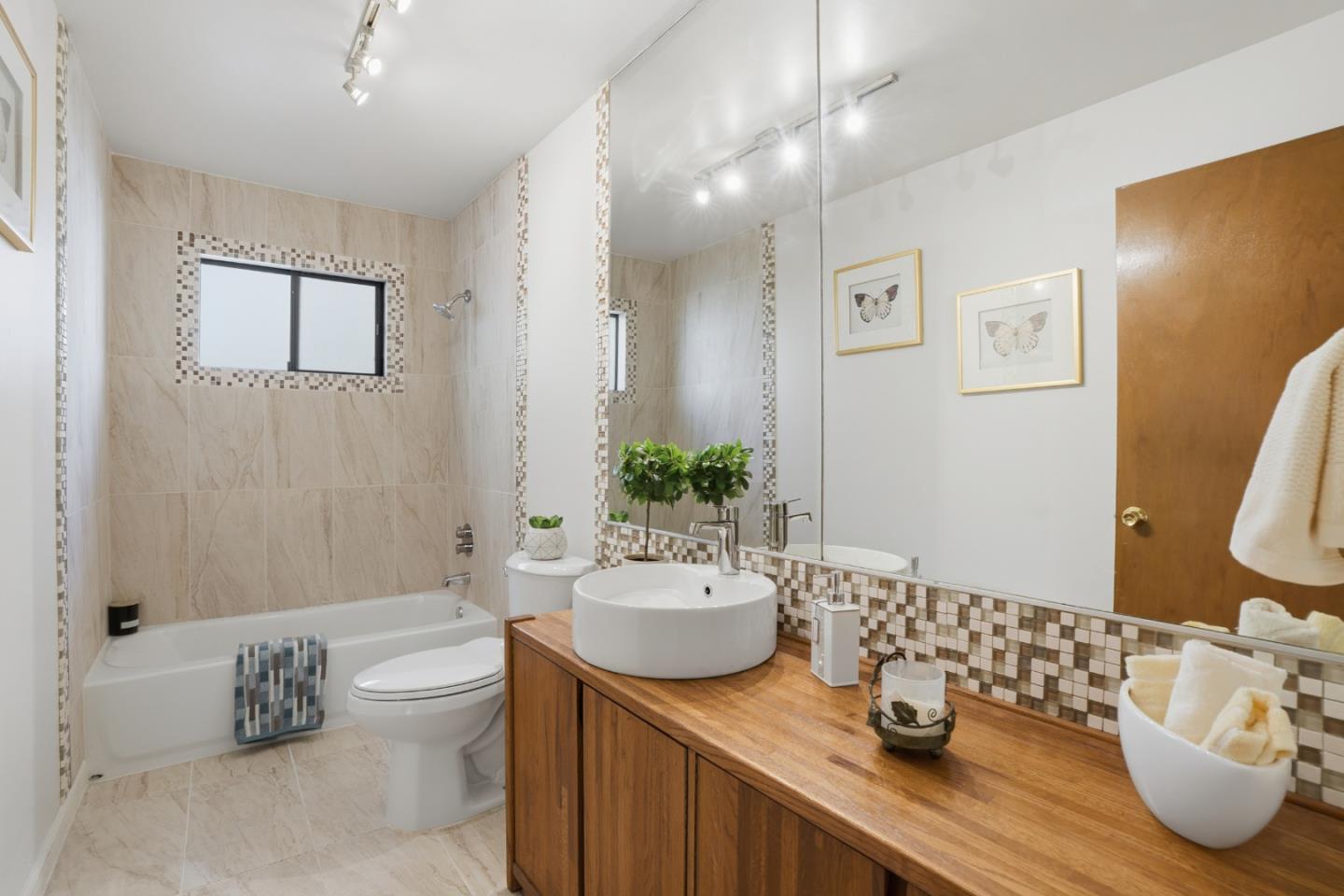 Detail Gallery Image 26 of 36 For 828 Weeks St, East Palo Alto,  CA 94303 - 3 Beds | 2 Baths