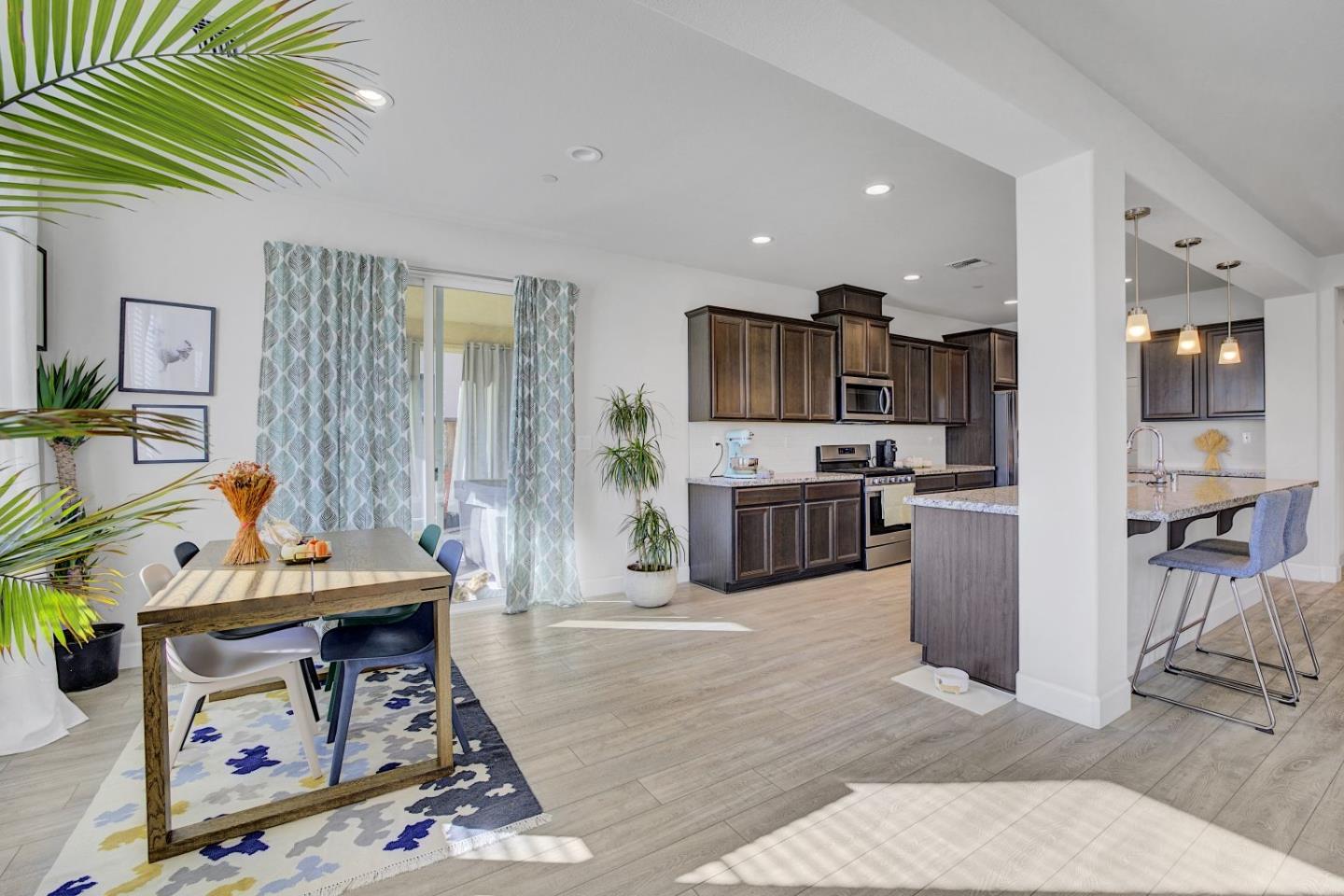 Detail Gallery Image 21 of 53 For 871 Cordoba Way, Hollister,  CA 95023 - 4 Beds | 2/1 Baths