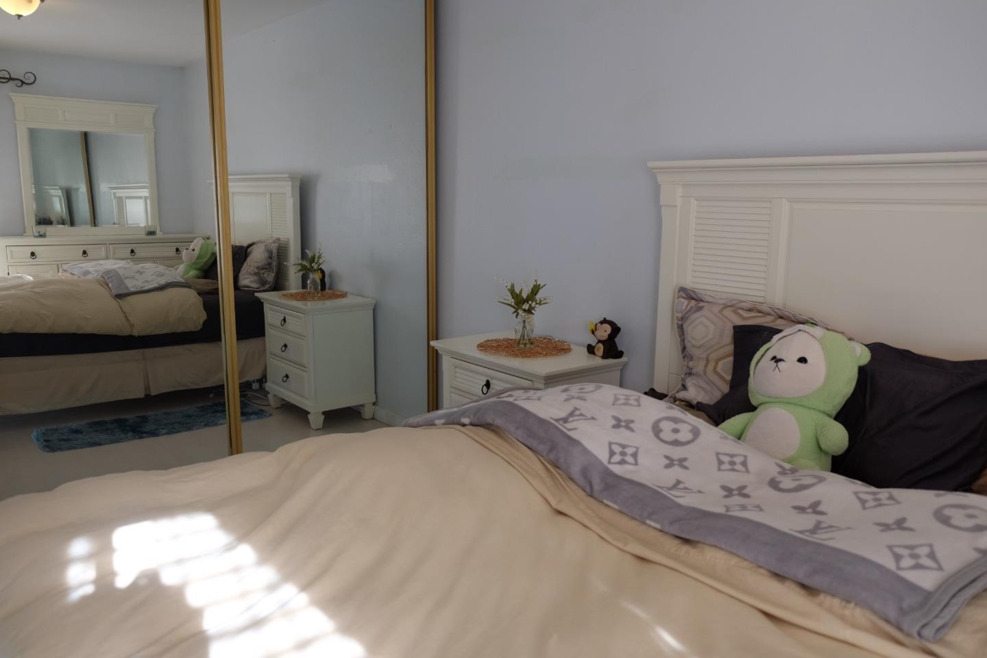 Detail Gallery Image 8 of 12 For 2701 Lone Bluff Way #18,  San Jose,  CA 95111 - 2 Beds | 1/1 Baths