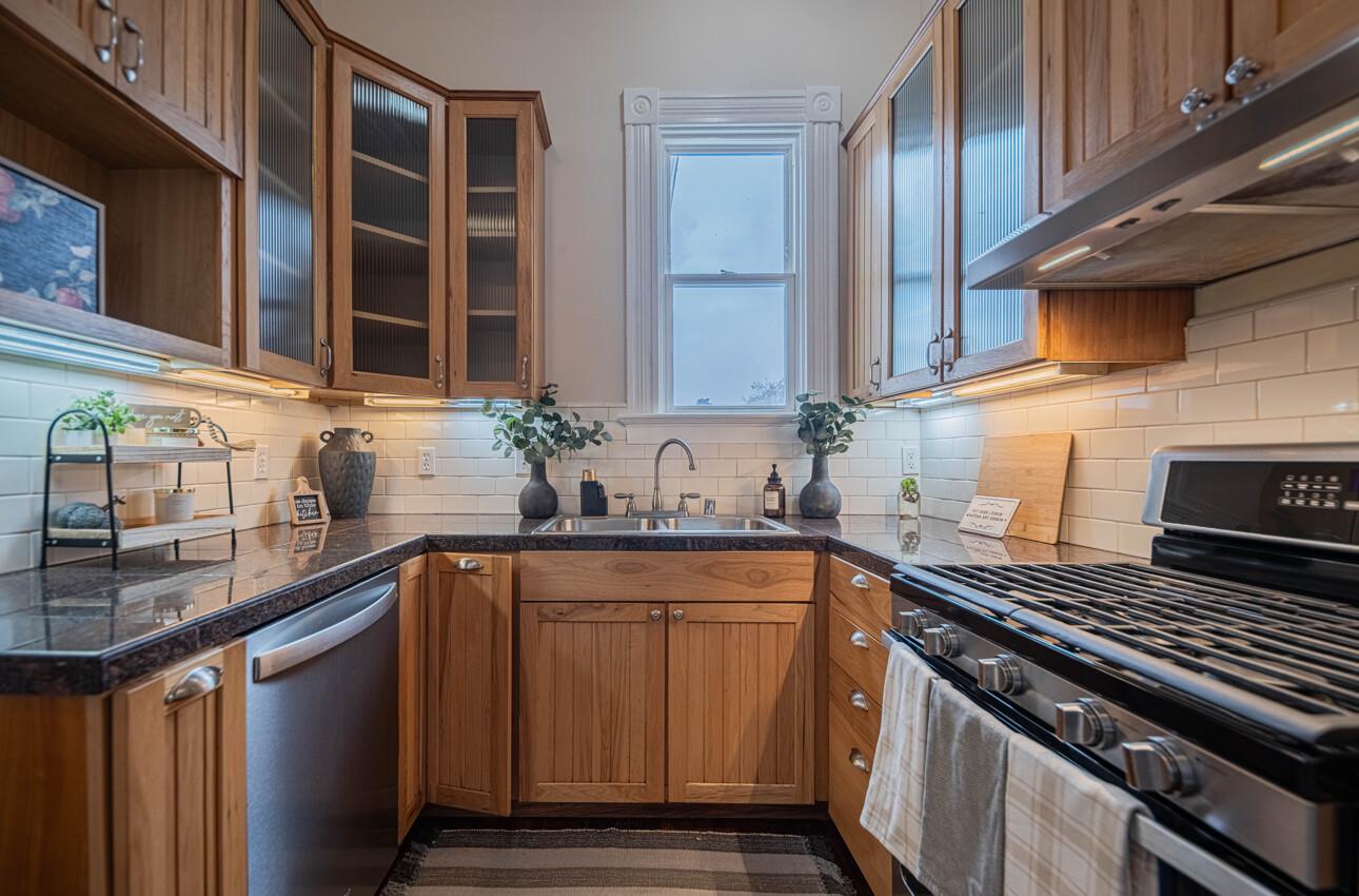 Detail Gallery Image 16 of 41 For 332 Capitol St, Salinas,  CA 93901 - 3 Beds | 2 Baths