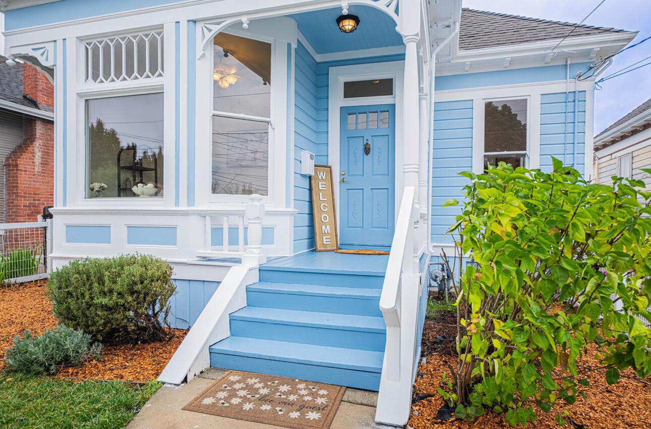 Detail Gallery Image 4 of 41 For 332 Capitol St, Salinas,  CA 93901 - 3 Beds | 2 Baths