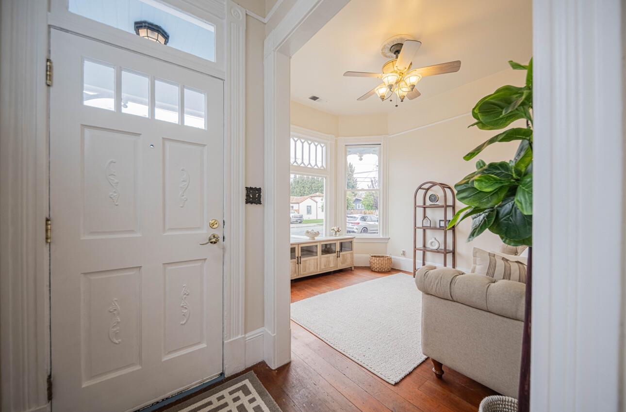 Detail Gallery Image 6 of 41 For 332 Capitol St, Salinas,  CA 93901 - 3 Beds | 2 Baths