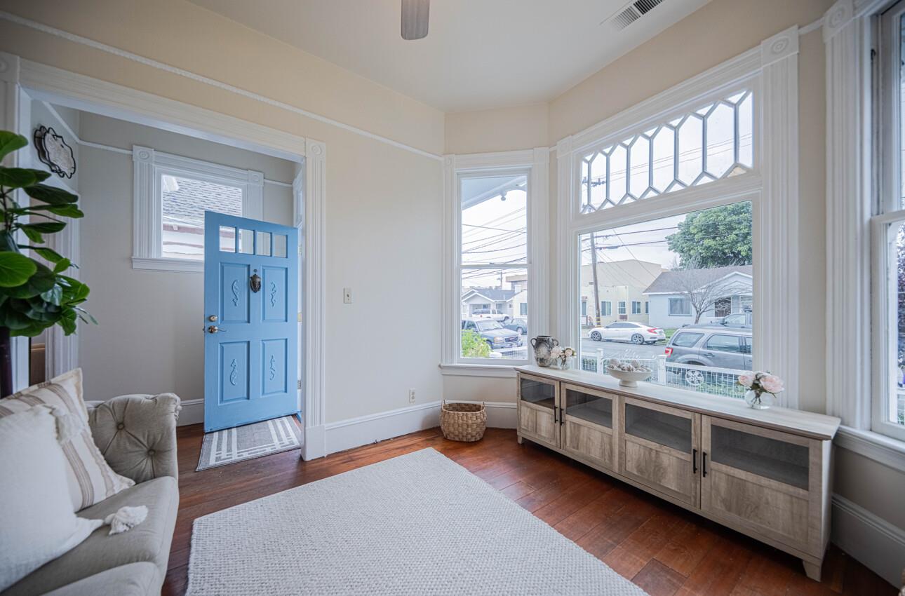 Detail Gallery Image 7 of 41 For 332 Capitol St, Salinas,  CA 93901 - 3 Beds | 2 Baths