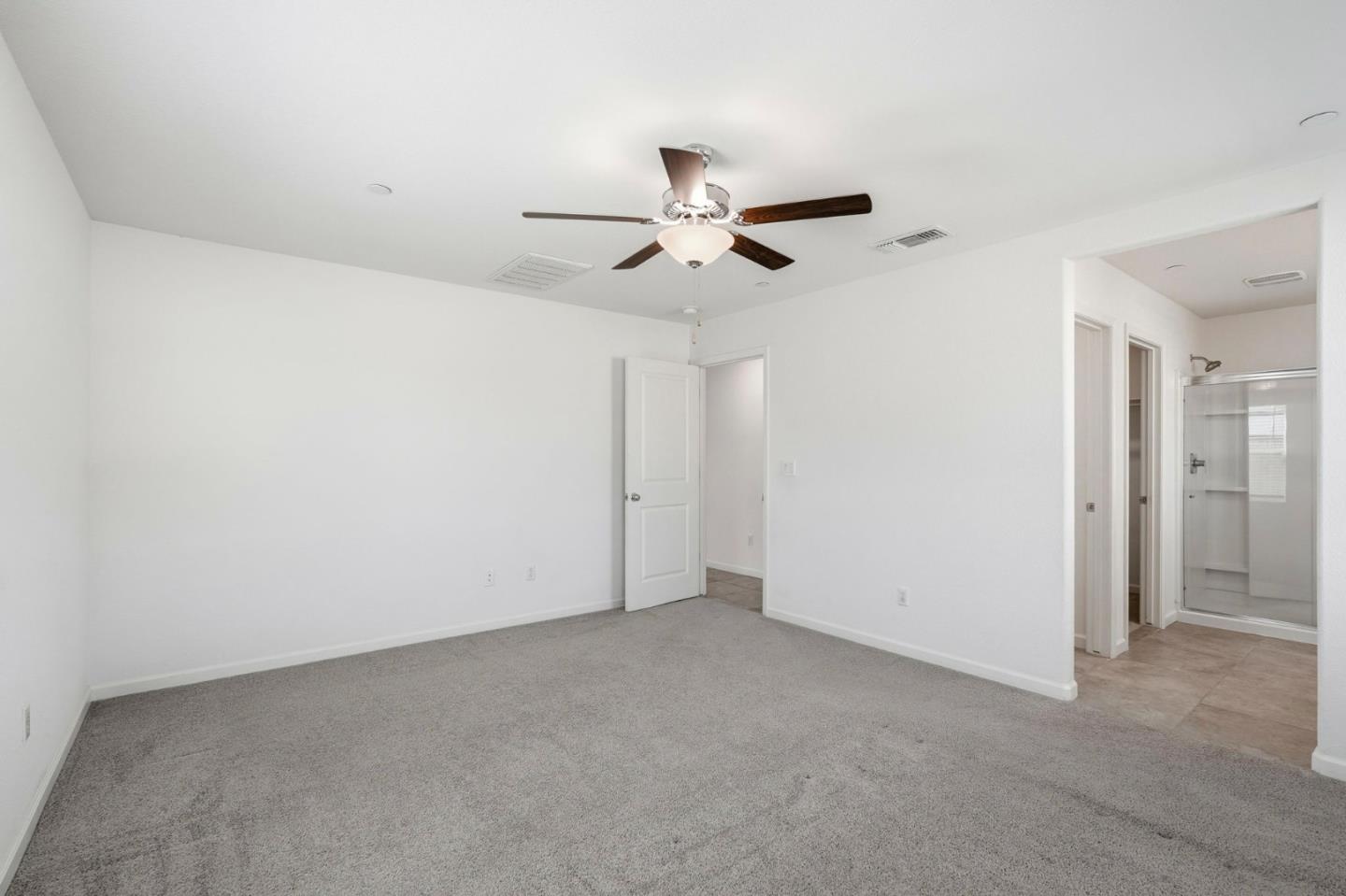 Detail Gallery Image 10 of 27 For 1740 Columbia Dr, Los Banos,  CA 93635 - 4 Beds | 3 Baths