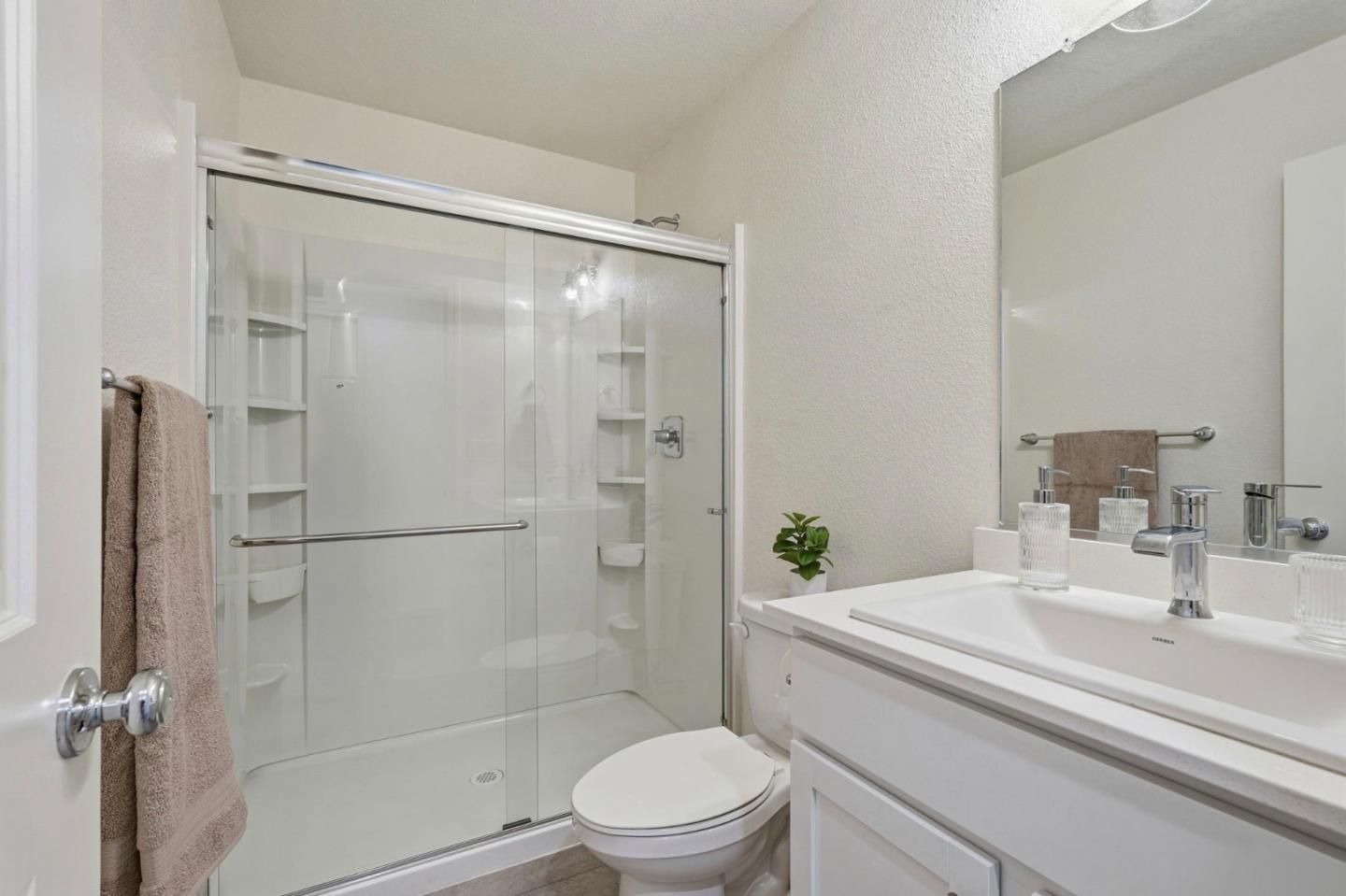 Detail Gallery Image 17 of 27 For 1740 Columbia Dr, Los Banos,  CA 93635 - 4 Beds | 3 Baths