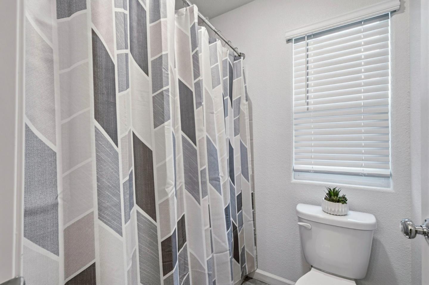 Detail Gallery Image 25 of 27 For 1740 Columbia Dr, Los Banos,  CA 93635 - 4 Beds | 3 Baths