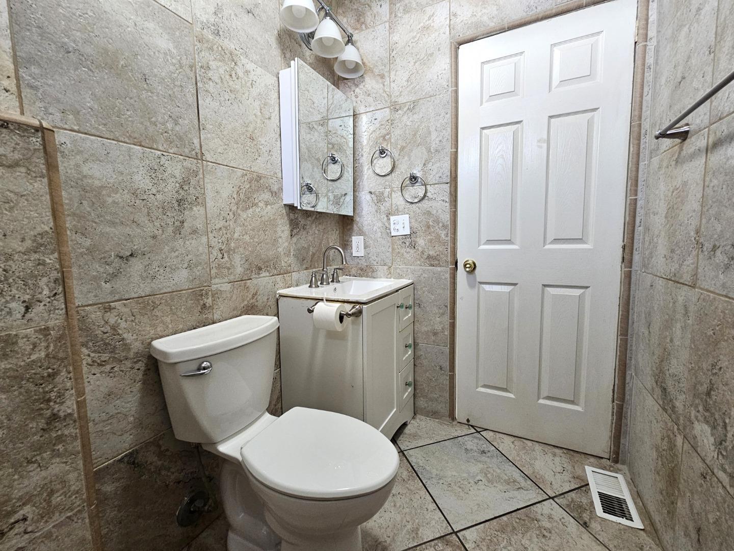 Detail Gallery Image 12 of 26 For 170 W Cliff Dr #40,  Santa Cruz,  CA 95060 - 1 Beds | 1 Baths