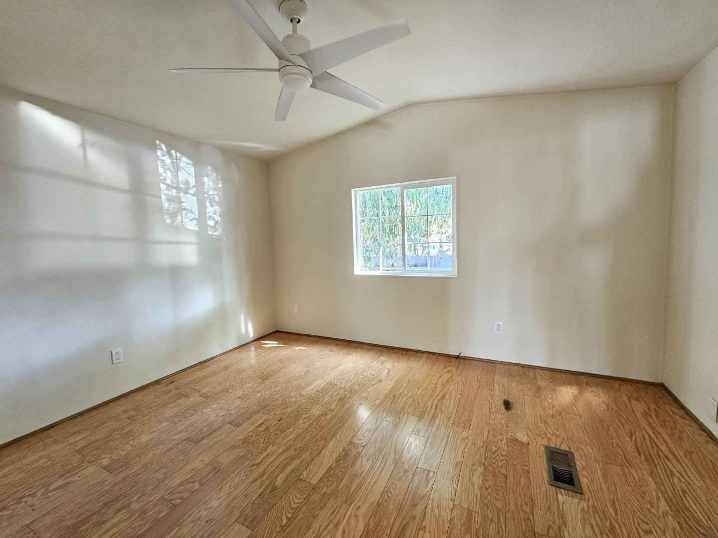 Detail Gallery Image 21 of 26 For 170 W Cliff Dr #40,  Santa Cruz,  CA 95060 - 1 Beds | 1 Baths