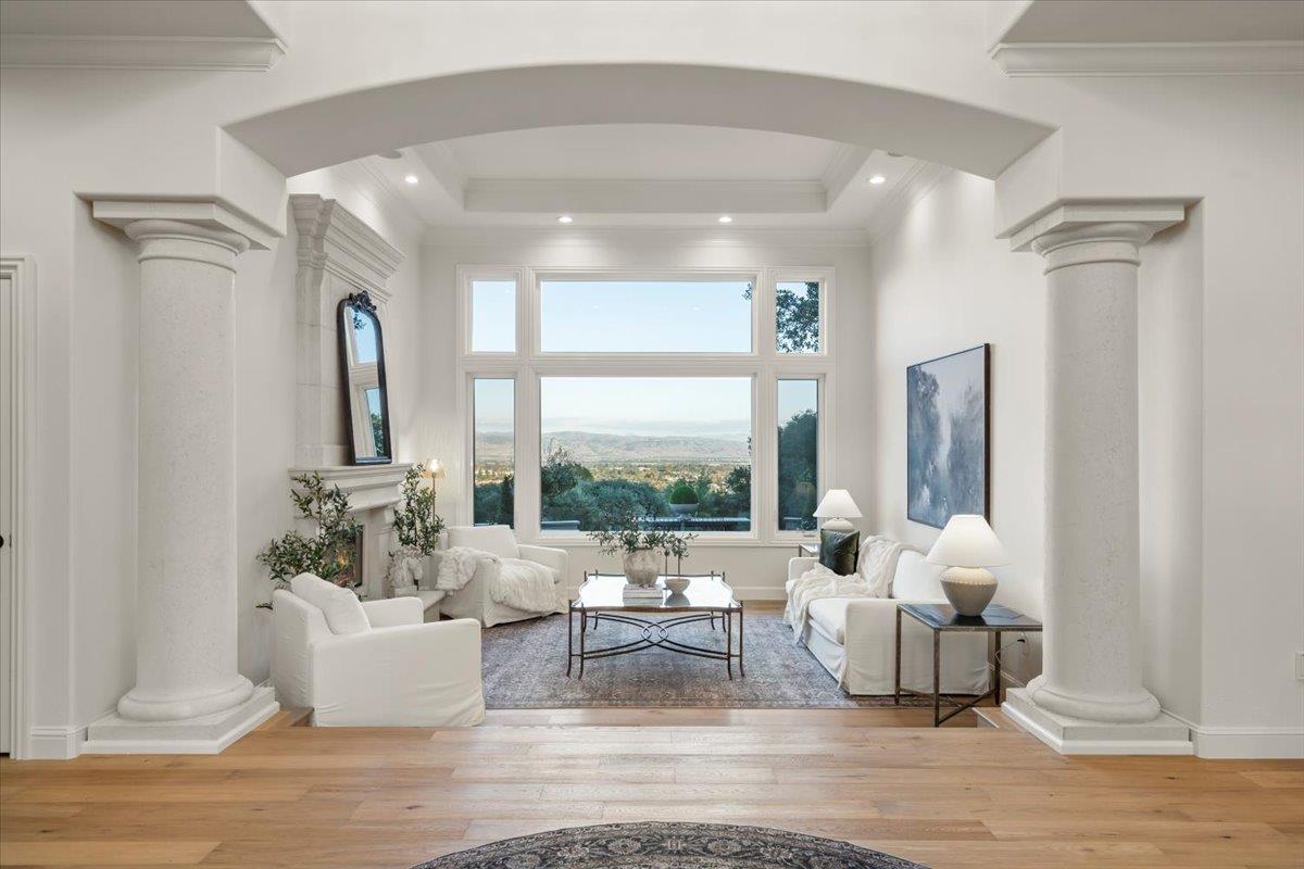 Detail Gallery Image 6 of 55 For 1750 Vista Del Sur, Gilroy,  CA 95020 - 6 Beds | 4/1 Baths