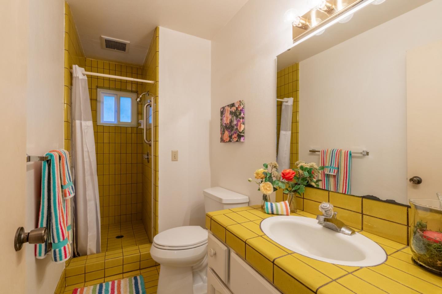 Detail Gallery Image 12 of 24 For 981 Monterey Cir, Monterey,  CA 93940 - 4 Beds | 3 Baths