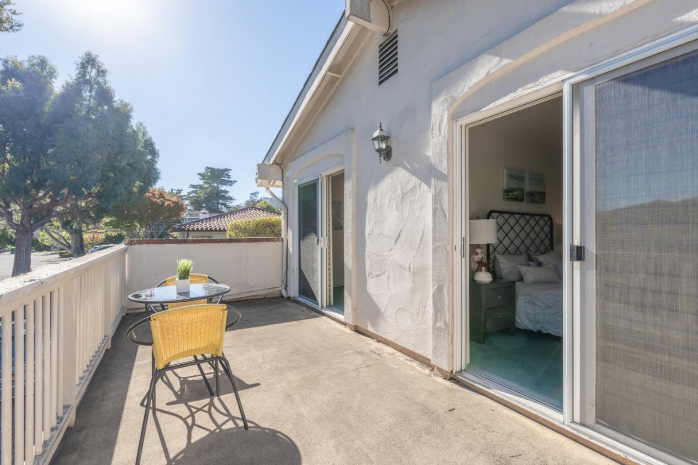 Detail Gallery Image 19 of 24 For 981 Monterey Cir, Monterey,  CA 93940 - 4 Beds | 3 Baths