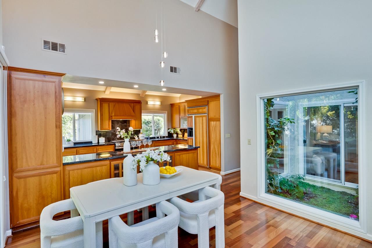 Detail Gallery Image 13 of 55 For 22103 Stocklmeir Ct, Cupertino,  CA 95014 - 3 Beds | 3 Baths