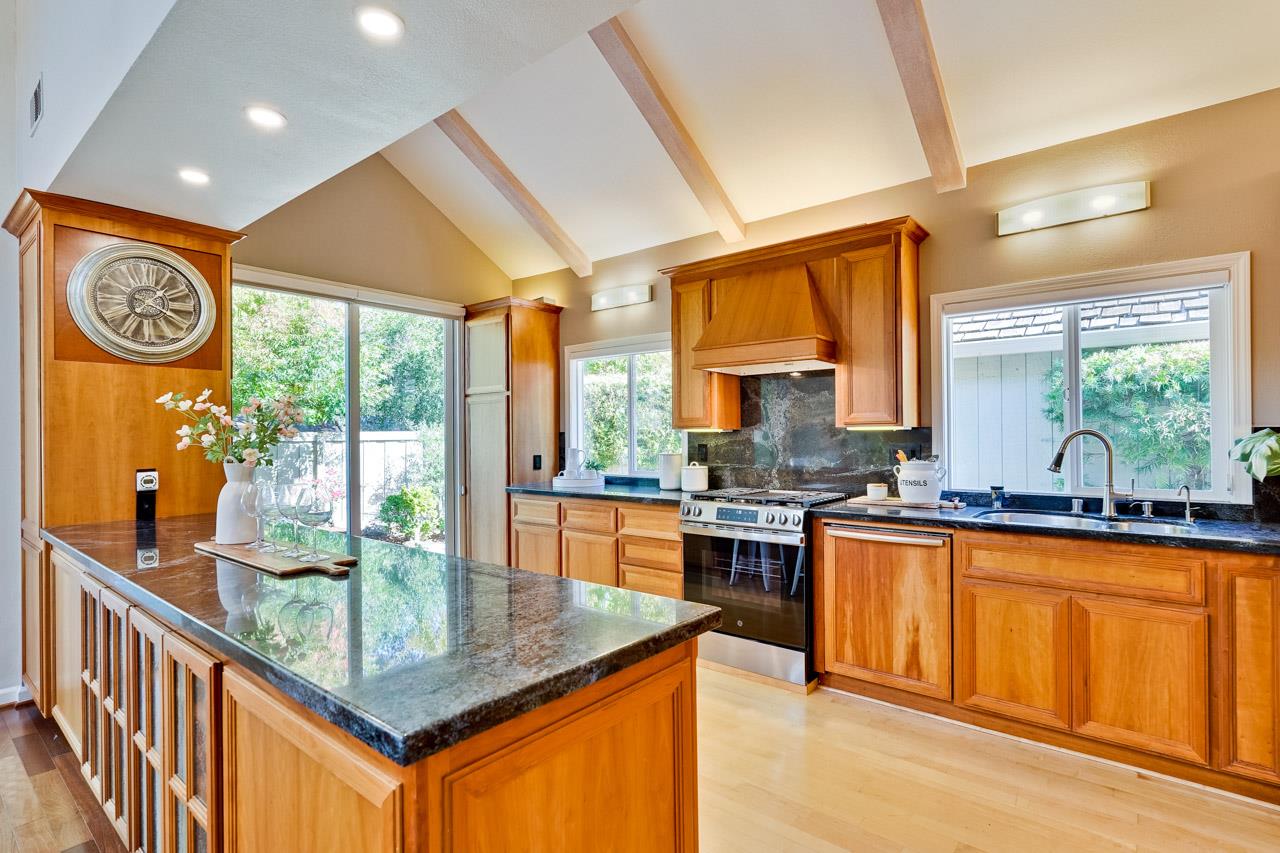 Detail Gallery Image 16 of 55 For 22103 Stocklmeir Ct, Cupertino,  CA 95014 - 3 Beds | 3 Baths